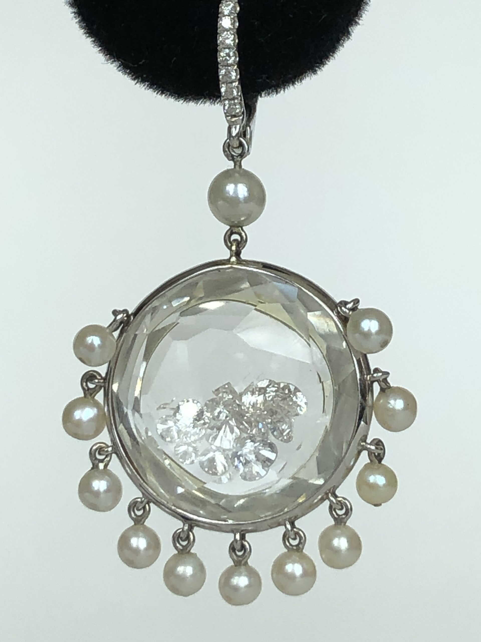 Diamond Round Rock Crystal With Pearl Accent Fringes